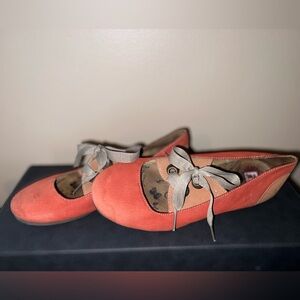 Fly London Suede Flats EU 39 SZ 8.5/9